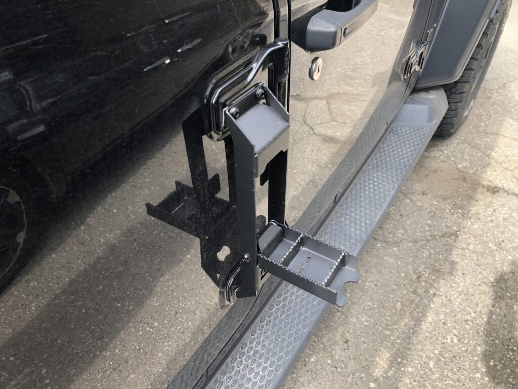 ラングラー　ドアヒンジステップ ラスト1点！)Fury ドアヒンジステップ/JeepWrangler(ジープラングラー