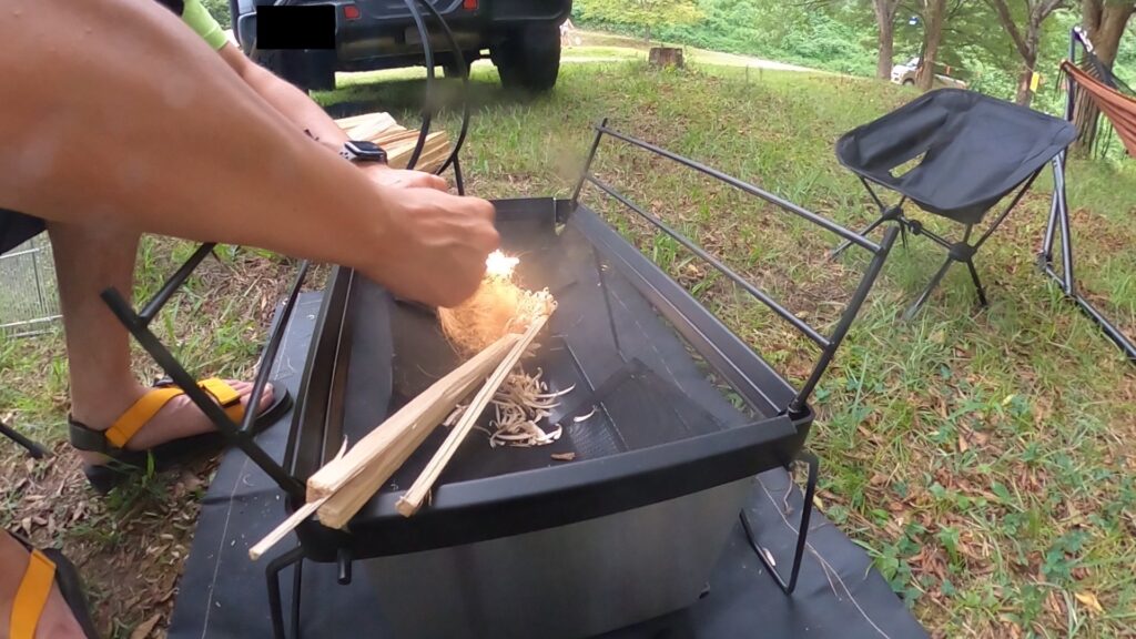 レビュー】こりゃ焚き火料理が捗るわ！｜ベルモントTOKOBI | 小さなランプ